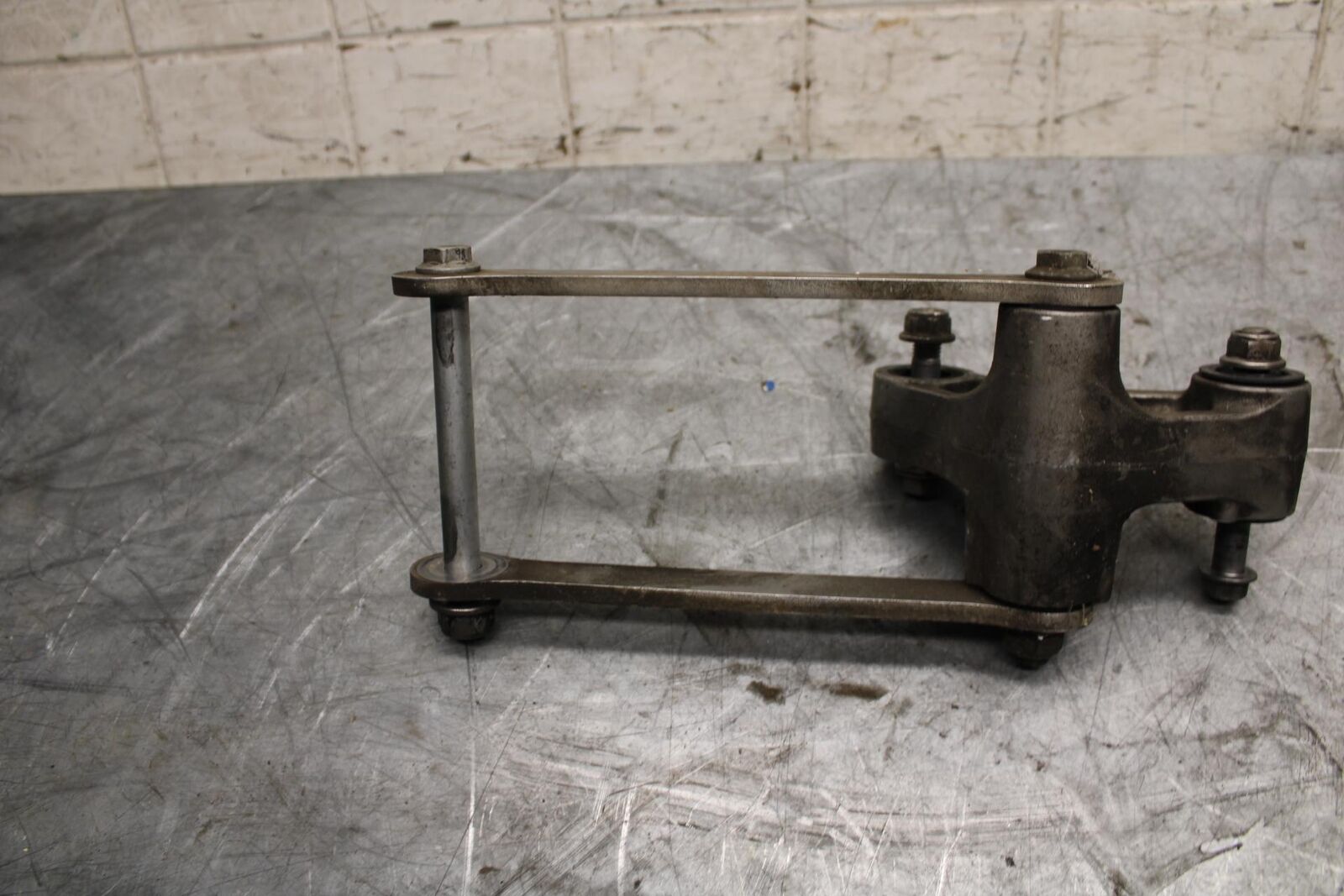 2005 Kawasaki Ninja ZX6R ZX636C REAR DOGBONE SHOCK LINKAGE LINK BB534