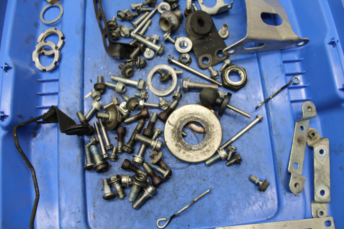 06-07 SUZUKI GSXR 600 MOUNTING BOLTS HARDWARE MOTOR SCREWS BB737