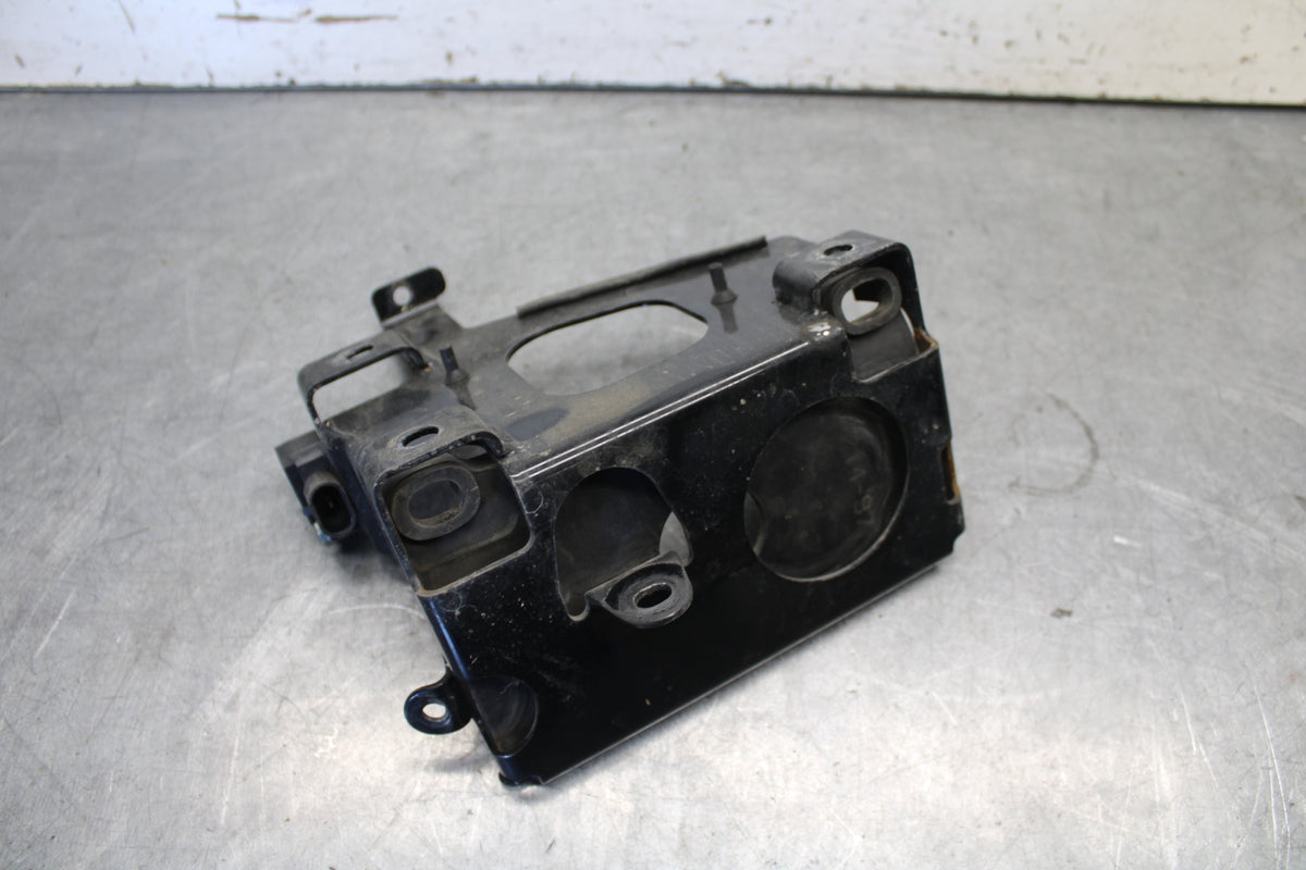 04-16 HARLEY-DAVIDSON SPORTSTER 883 BATTERY TRAY BOX HOLDER BB680 