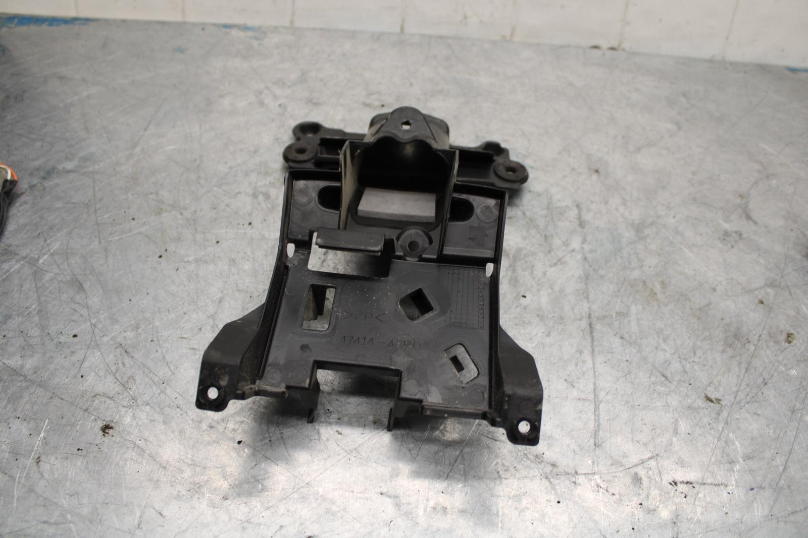 09-16 SUZUKI GSXR1000 REAR BACK TAIL UNDERTAIL FAIRING COWL ECU TRAY  BB439