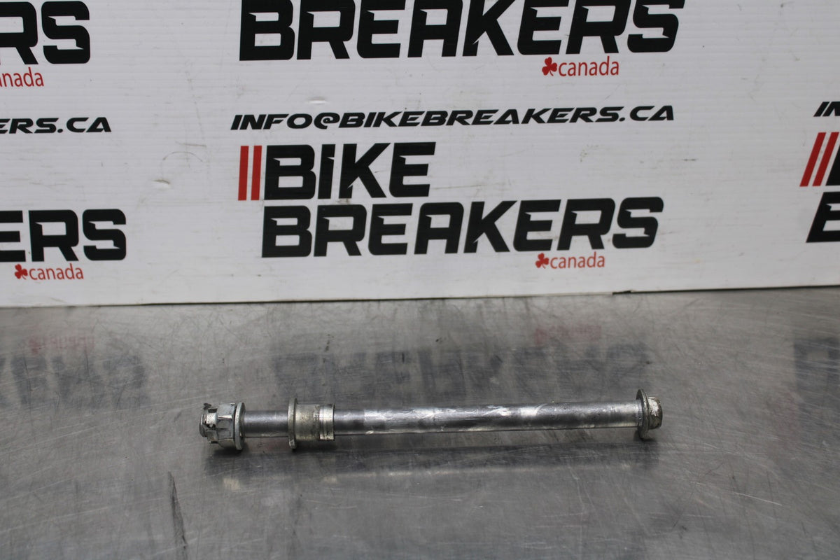 09 KAWASAKI NINJA 250R FRONT WHEEL RIM AXLE PIVOT BOLT BB824