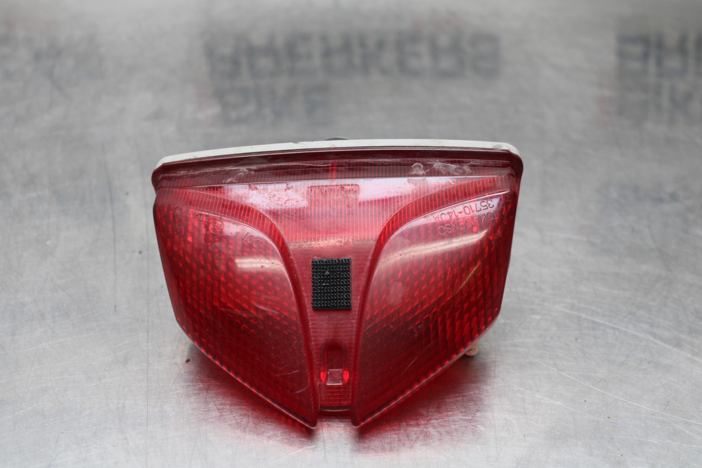 11-22 SUZUKI GSXR 600  REAR TAIL TAILLIGHT BACK BRAKE LIGHT BB193