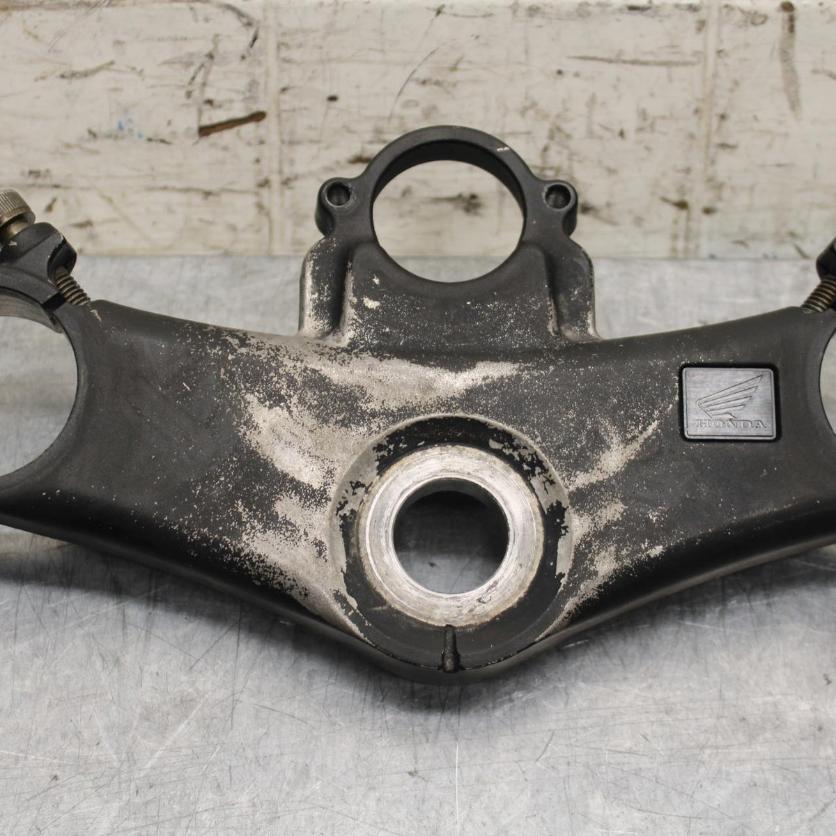 2000 Honda CBR600F4 FORKS UPPER TRIPLE TREE CLAMP 53300-MBW-000 BB552