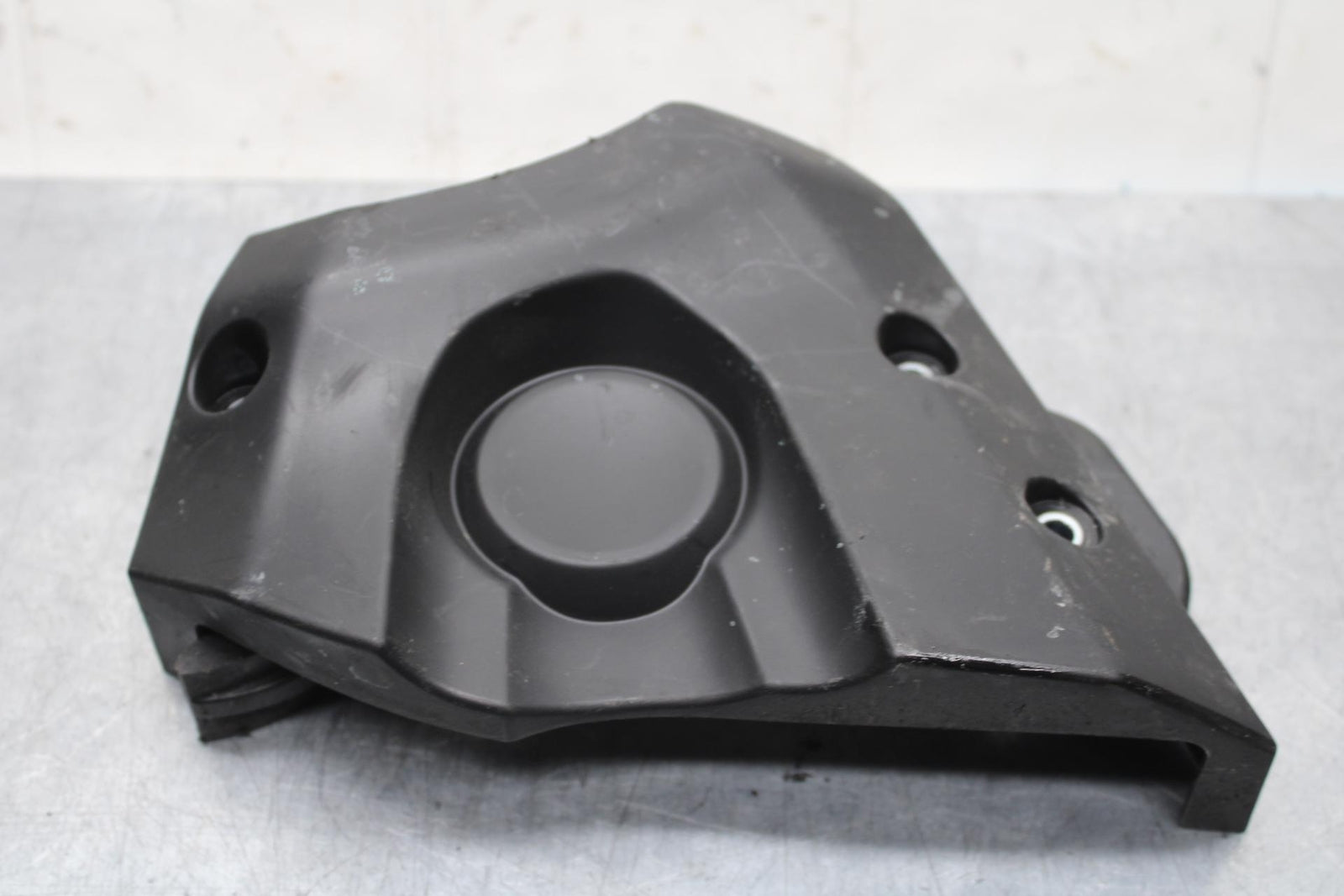 22-23 YAMAHA YZF R7 ENGINE SPROCKET COVER BB583