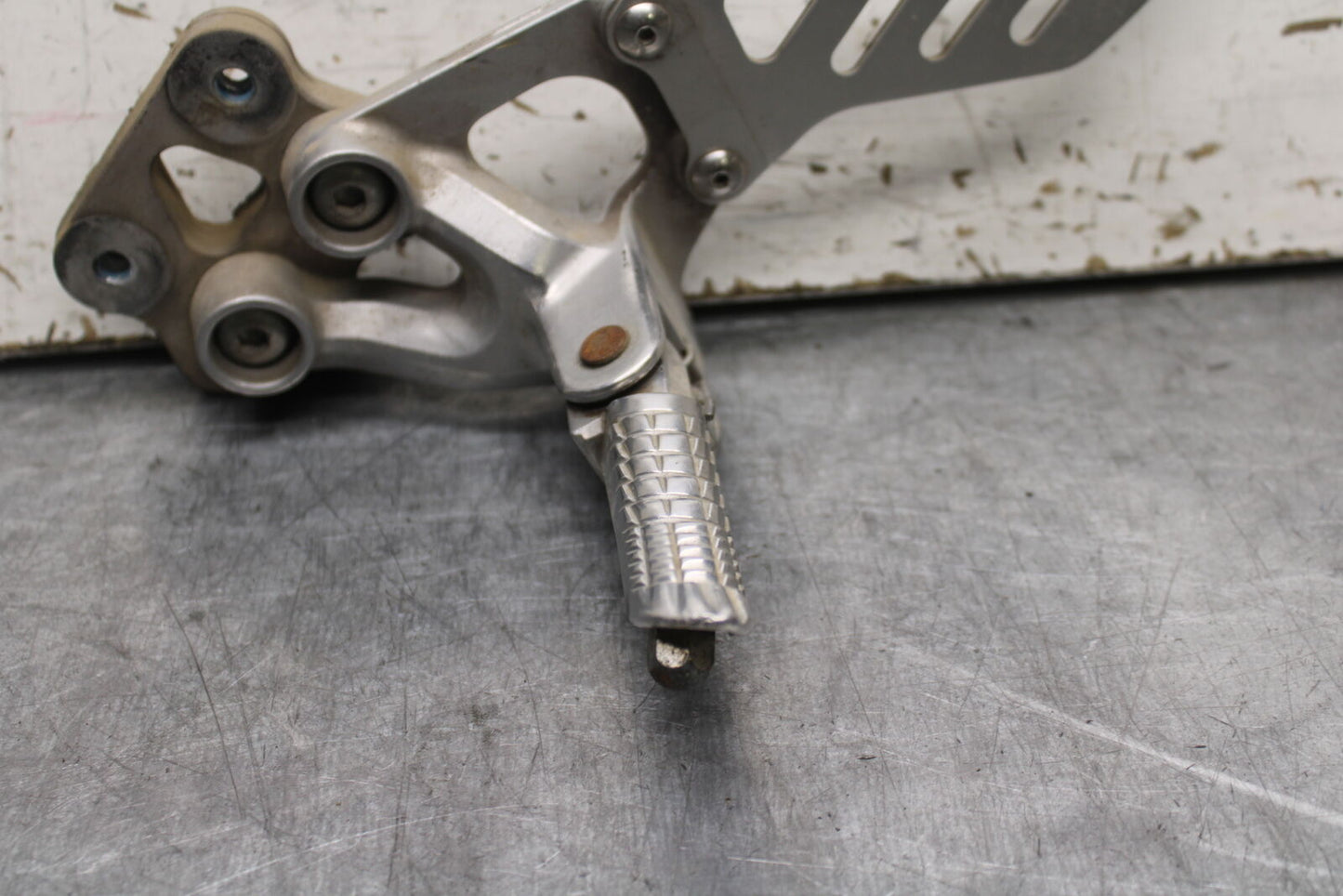08-10 SUZUKI GSXR 600 LEFT REARSET REAR SET DRIVER FOOT PEG REST STOP  BB721
