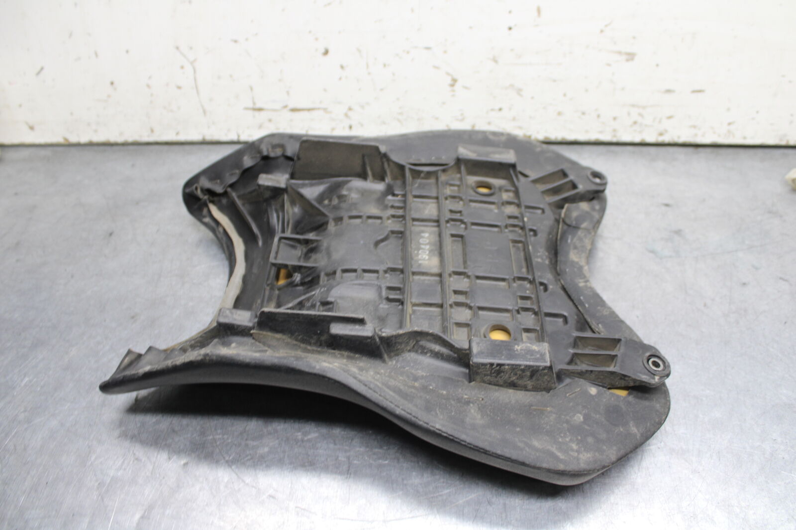 06-07 YAMAHA YZF R6 FRONT DRIVERS SEAT PAD SADDLE PILLION BB742