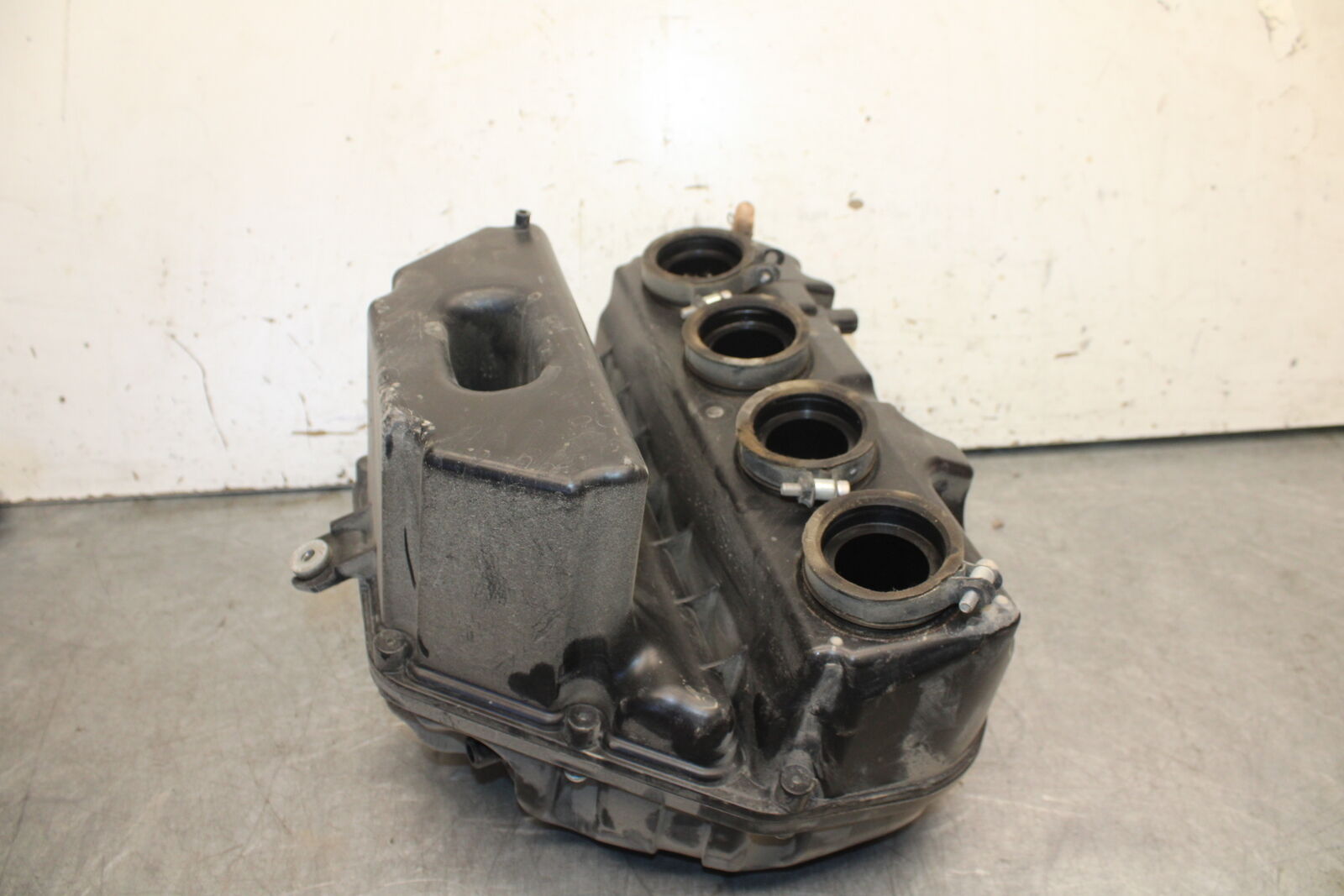 09-15 YAMAHA FZ6R AIRBOX AIR INTAKE FILTER BOX  BB686