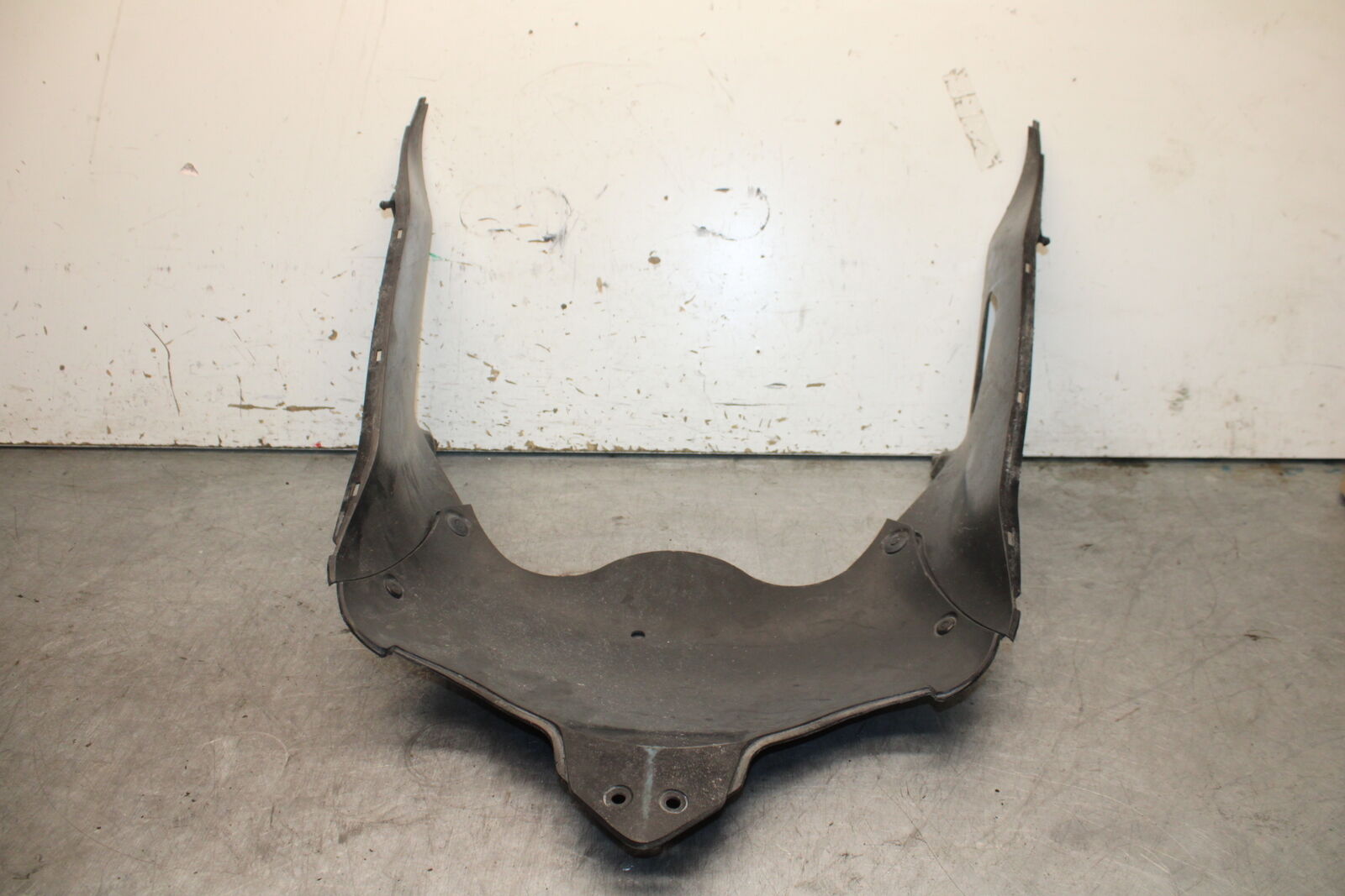 08-09 SUZUKI GSXR600 LOWER FRONT UPPER INNER HEADLIGHT COWL FAIRING  BB728