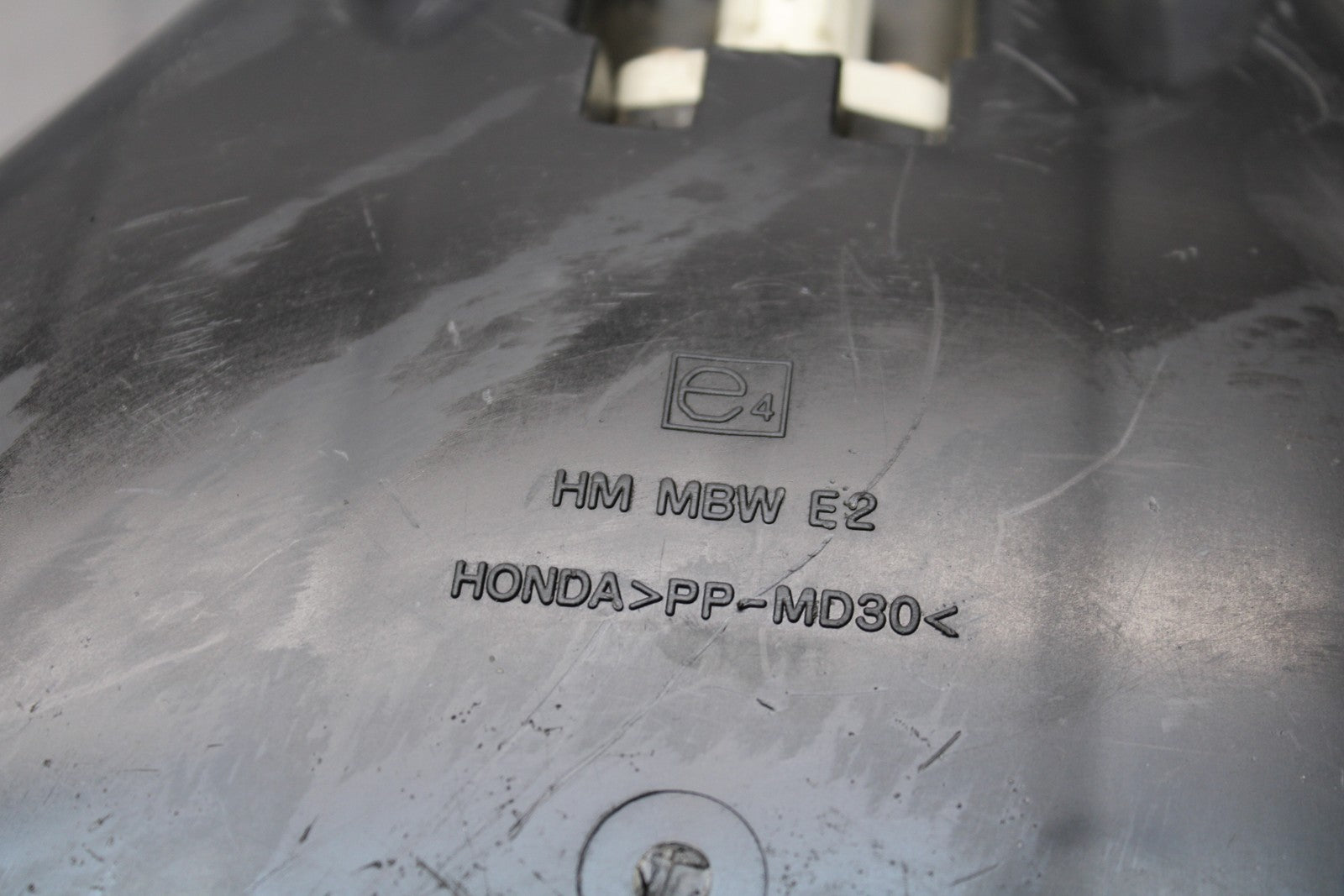 01-06 HONDA CBR600F4I AIRBOX AIR INTAKE FILTER BOX BB185
