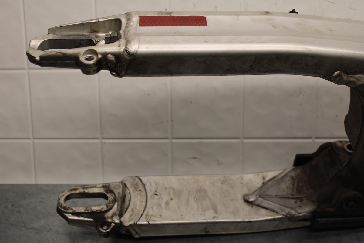 07-11 KTM  990 SUPER DUKE REAR SWINGARM BACK SUSPENSION SWING ARM BB578