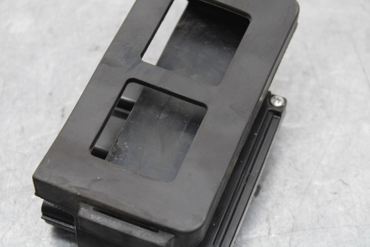 19-22 KAWASAKI Z400 RELAY ASSEMBLY BOX BB586