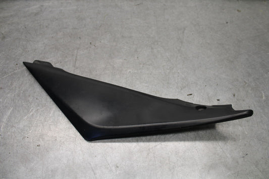 05-06 SUZUKI GSXR1000 LEFT FRONT SIDE SEAT SADDLE PANEL TRIM COWL FAIRING BB663
