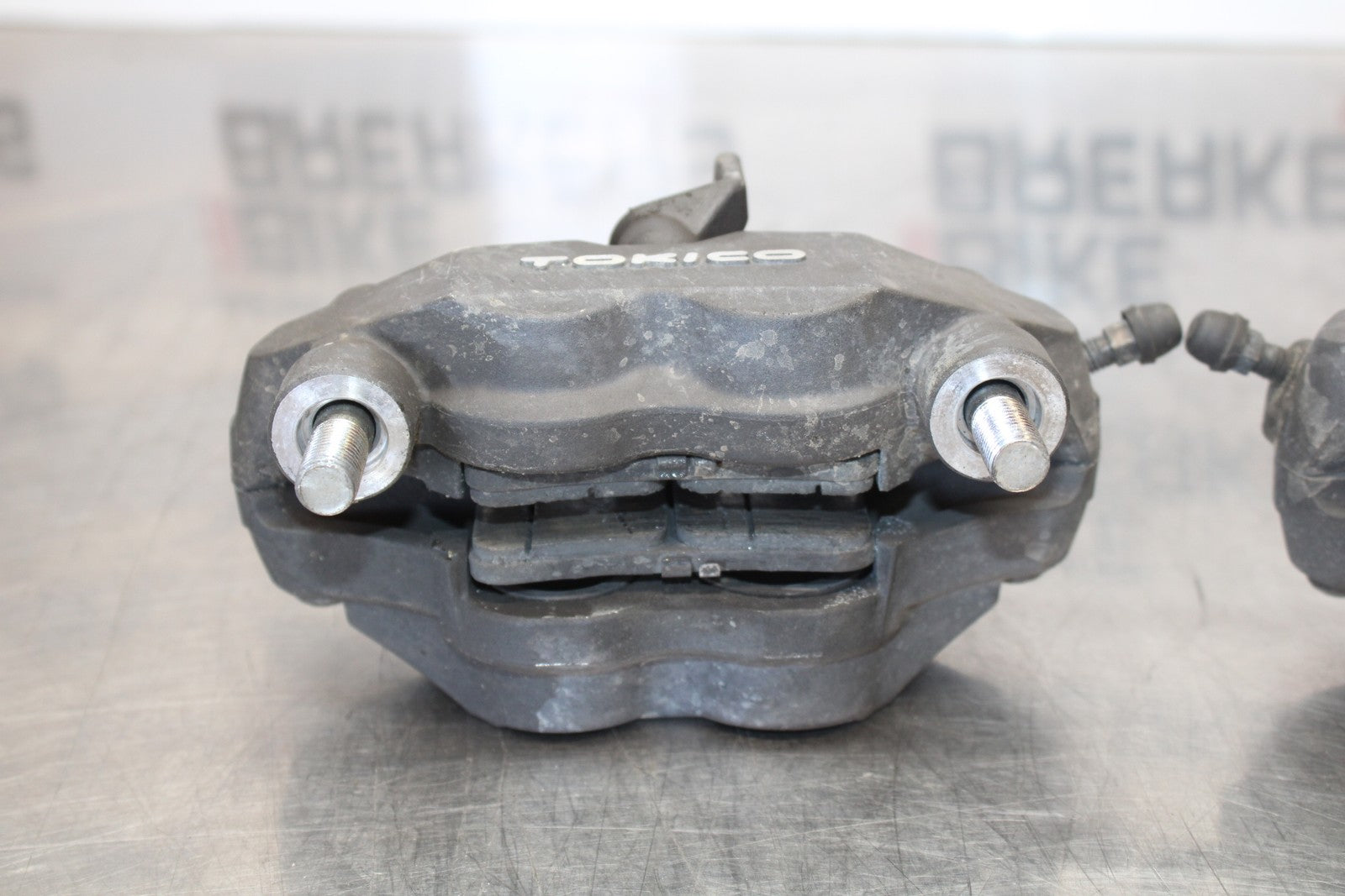 06-07 SUZUKI GSXR 600 RIGHT LEFT FRONT BRAKE CALIPER SET PAIR CALIPERS BB170