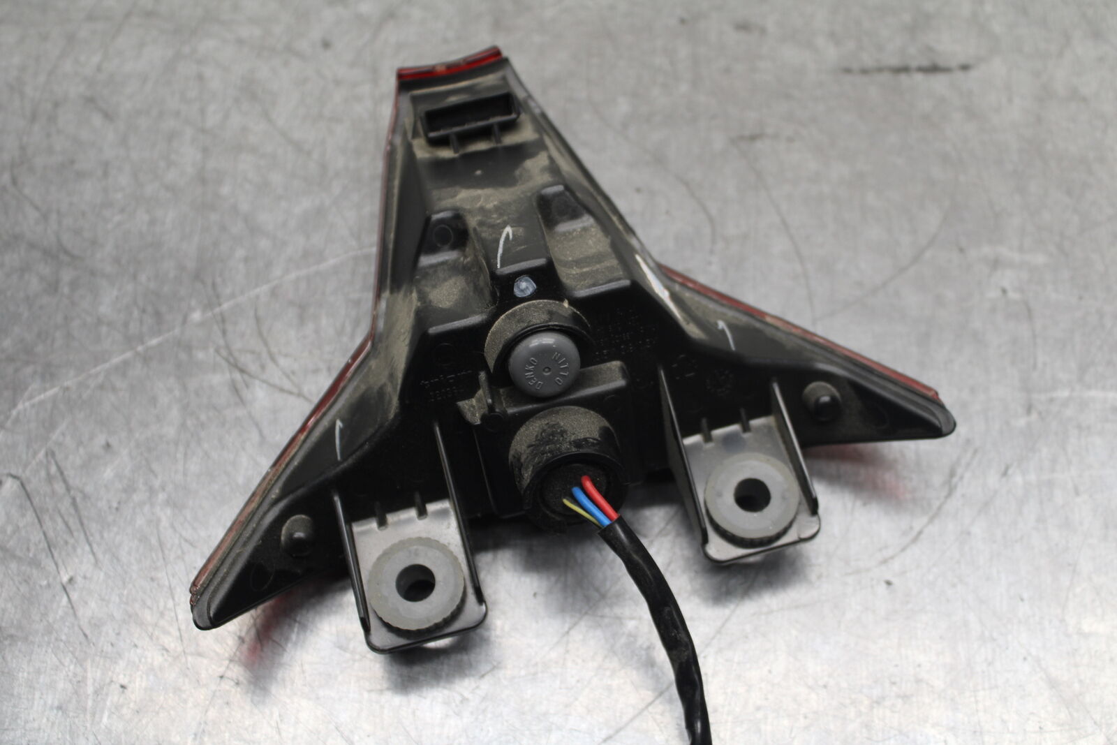 18-23 KAWASAKI NINJA 400 EX400 ABS REAR TAIL TAILLIGHT BACK BRAKE LIGHT BB747