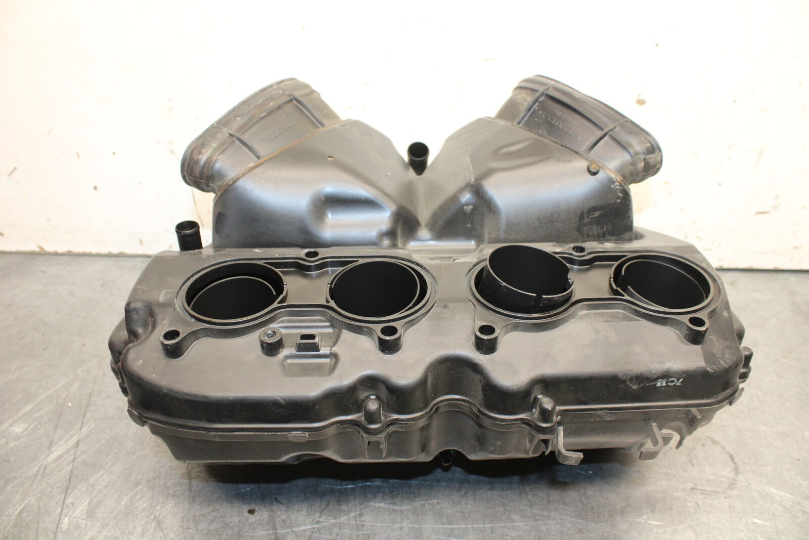 17-21 HONDA CBR1000RR SP AIRBOX AIR INTAKE FILTER BOX BB681