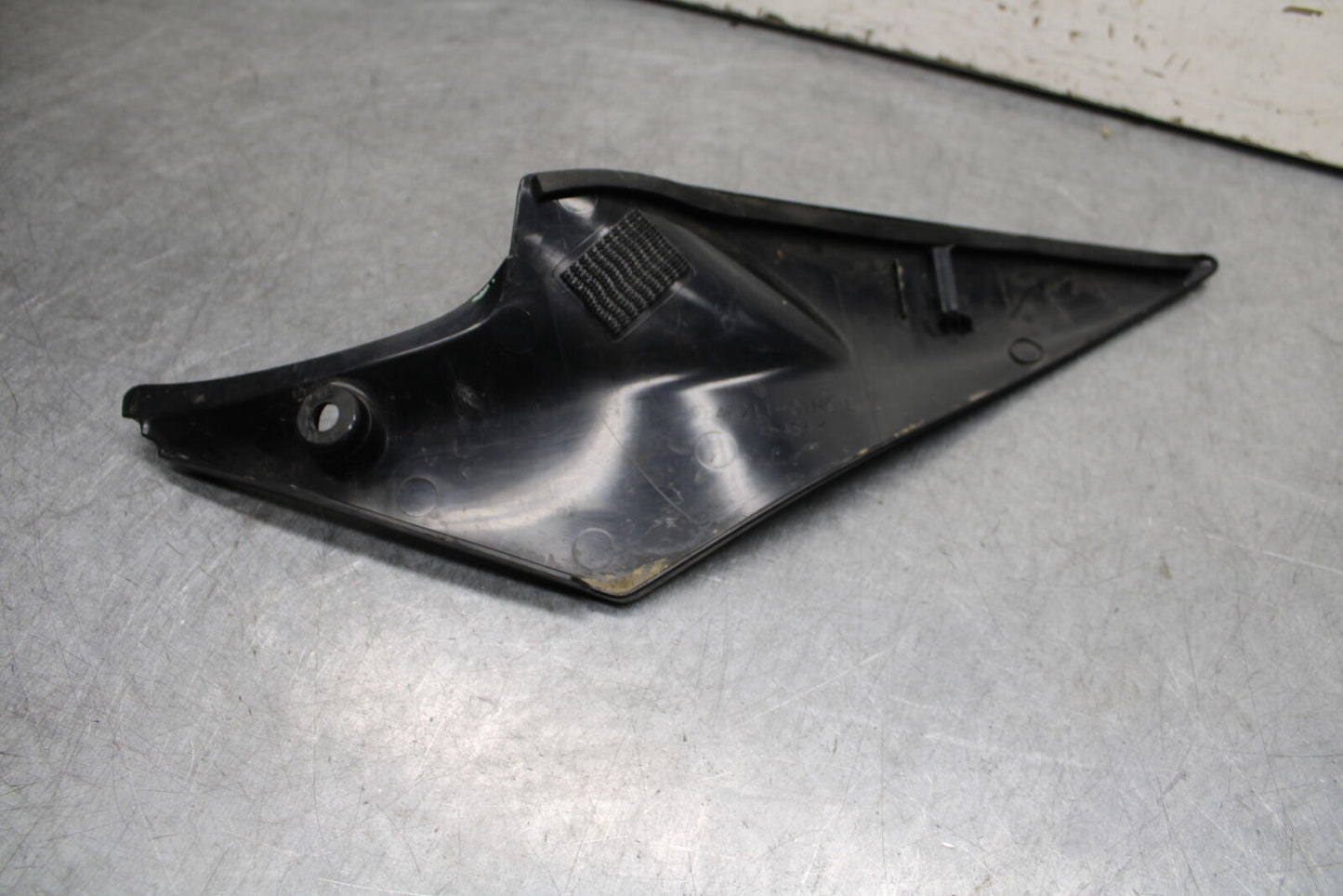 06-07 SUZUKI GSXR750 RIGHT LEFT FRONT SIDE SEAT PANELS COWLS FAIRINGS  BB670