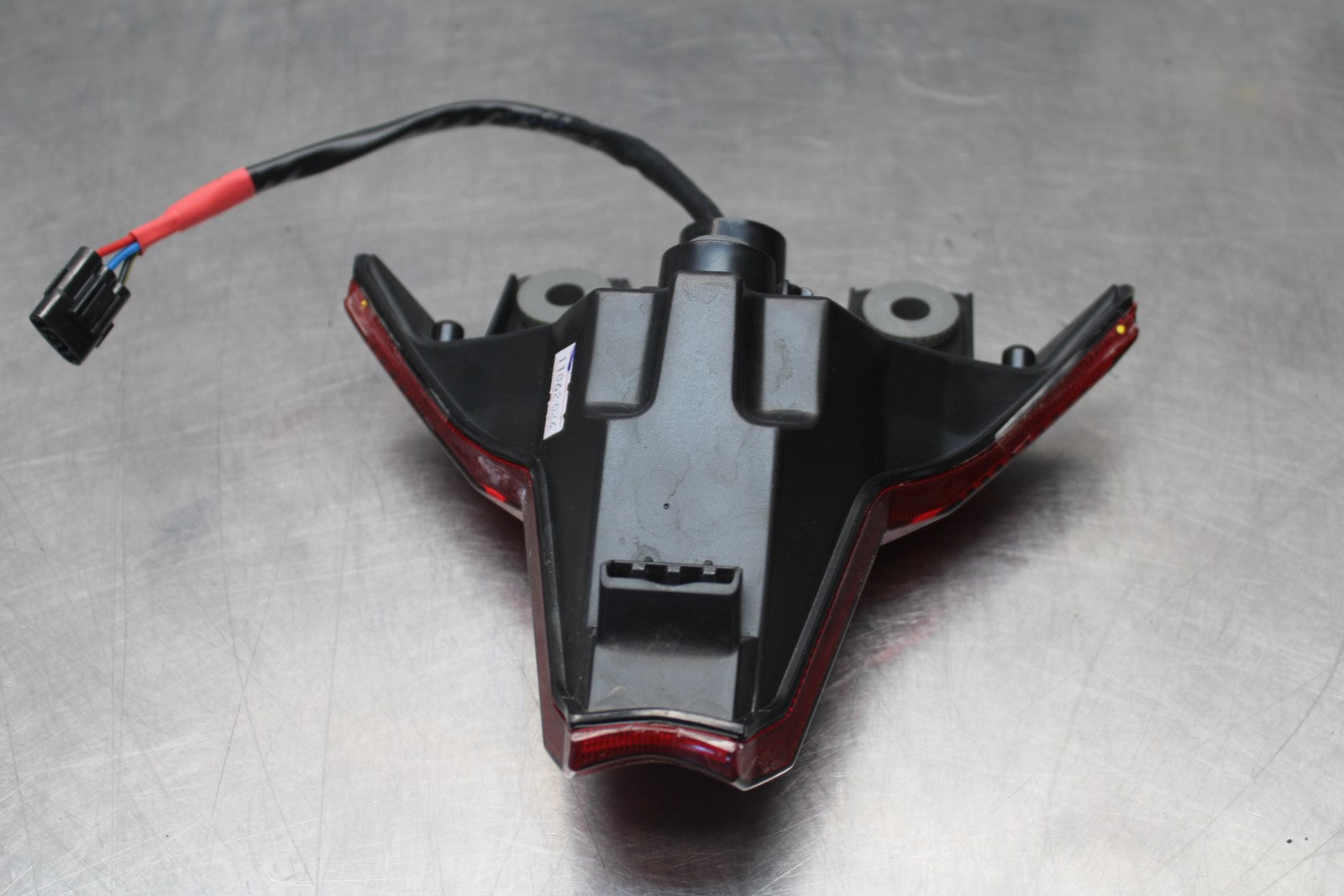 24-25 KAWASAKI NINJA ZX4R REAR TAIL TAILLIGHT BACK BRAKE LIGHT BB610