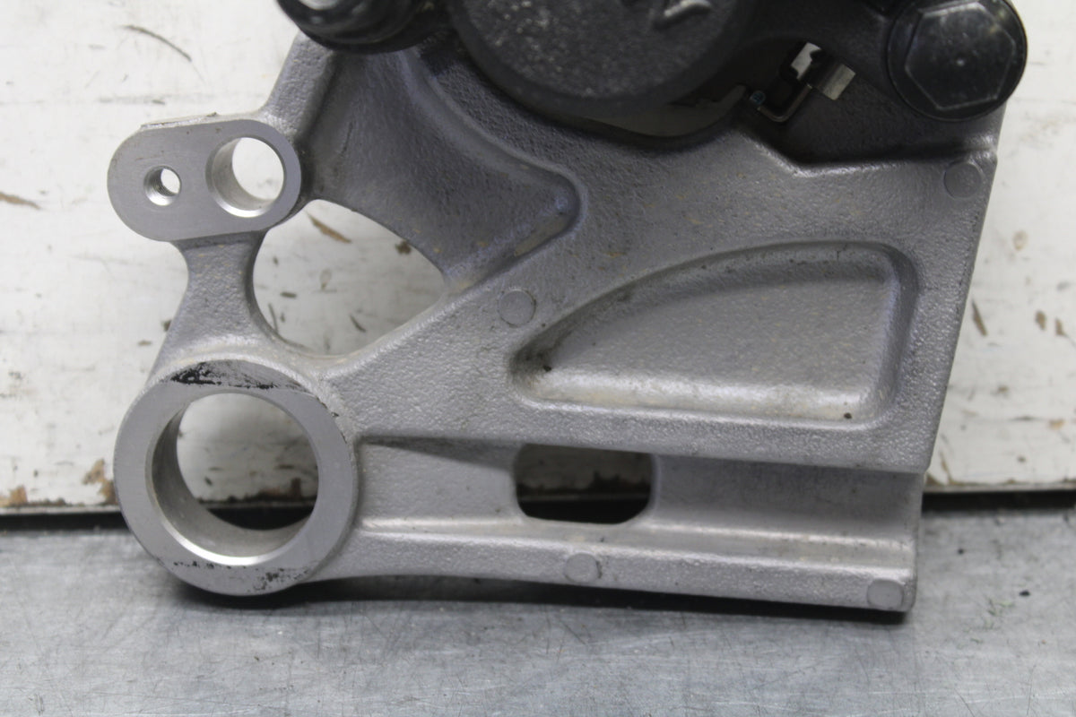22-24 YAMAHA XSR900 REAR BACK BRAKE CALIPER W MOUNT BRACKET BB683
