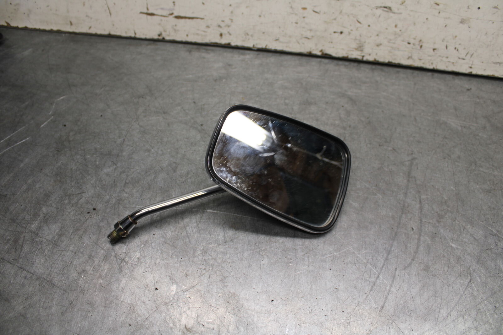 85-86 SUZUKI MADURA 1200 RIGHT SIDE REAR VIEW MIRROR  BB691