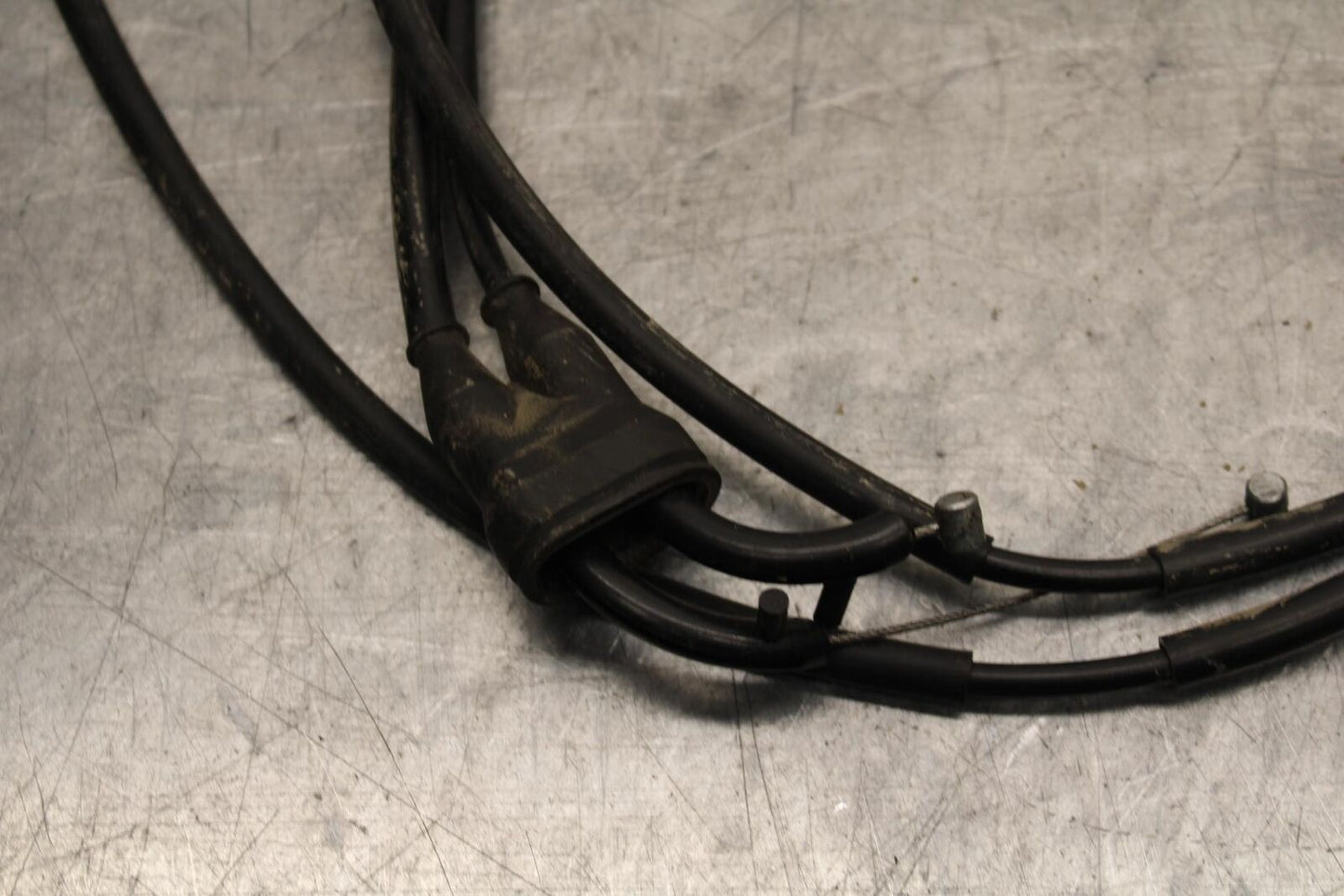 2015 Yamaha FZ09 THROTTLE CABLES LINES 1RC-26302-00-00 BB69