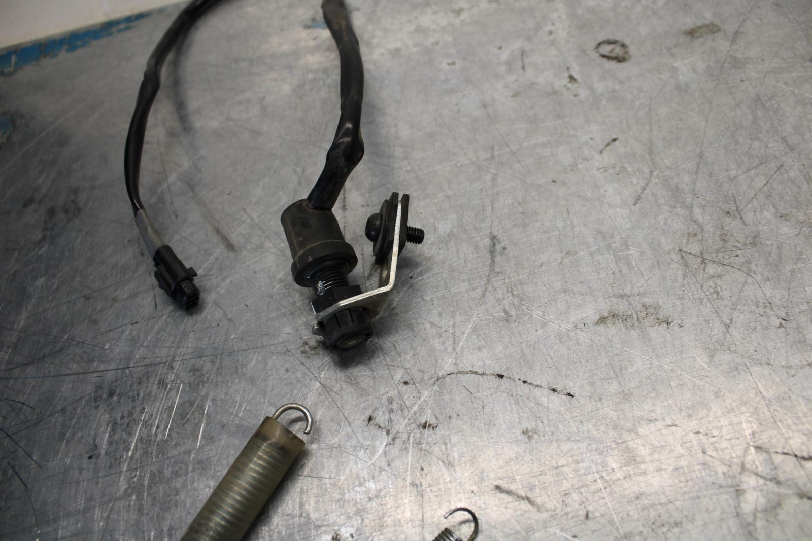 08-16 YAMAHA YZF R6 REAR SPRING BRAKE STOP SWITCH BB436