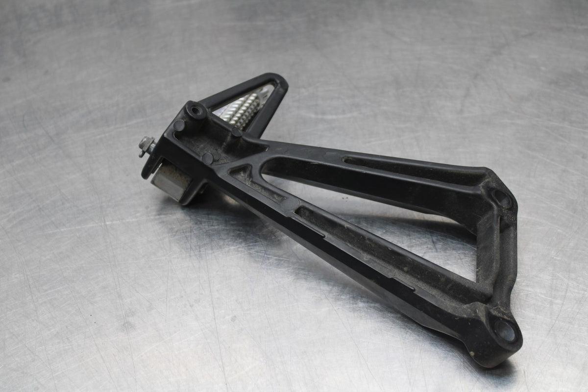 17-18 YAMAHA YZF R3 LEFT REAR BACK PASSENGER PEG BB813