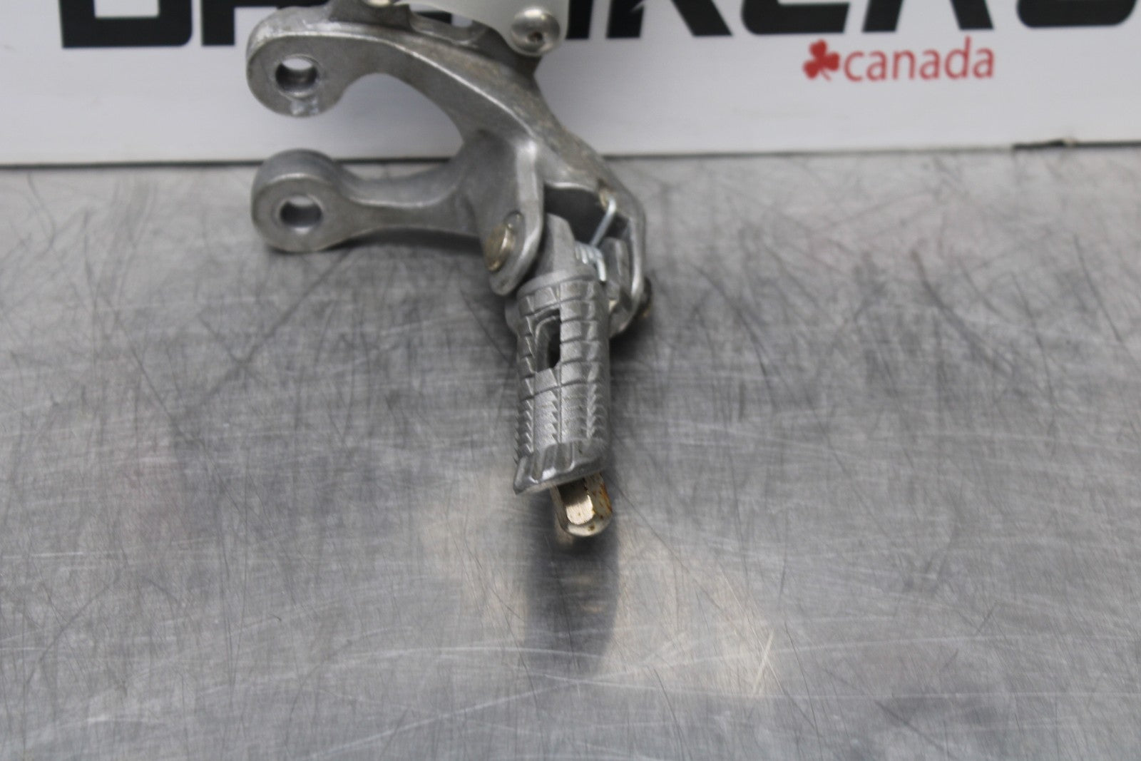 11-22 SUZUKI GSXR 600  LEFT REARSET REAR SET DRIVER FOOT PEG REST STOP BB193