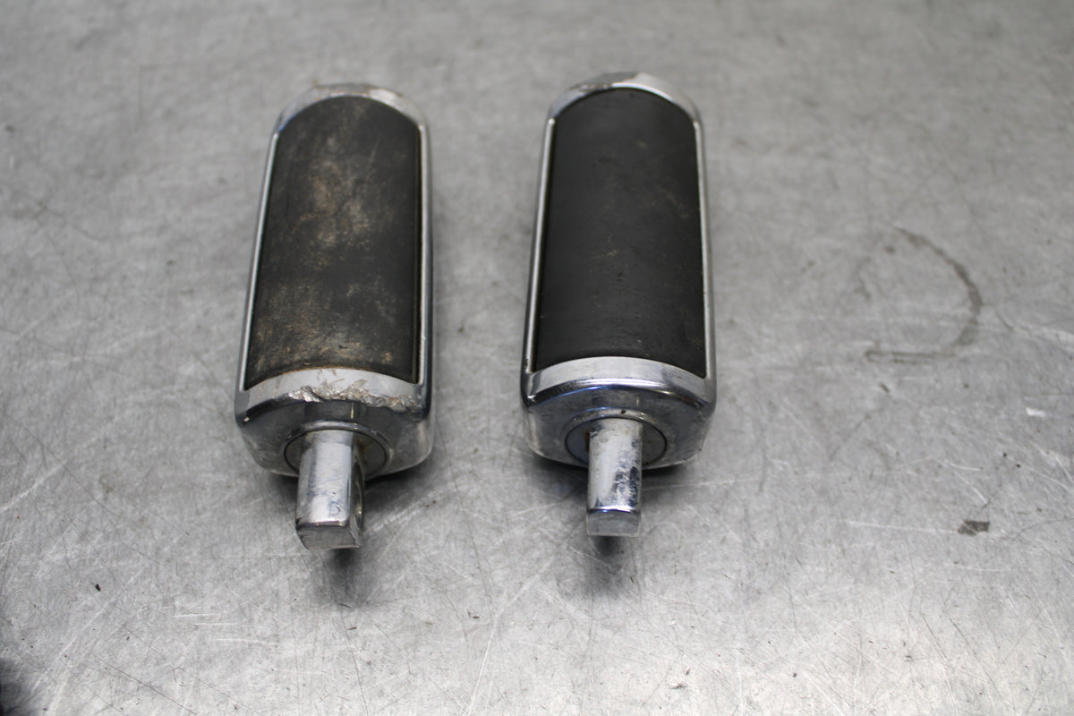 04-16 HARLEY-DAVIDSON SPORTSTER 883 FRONT REAR FOOT RESTS PEGS SET PAIR BB680