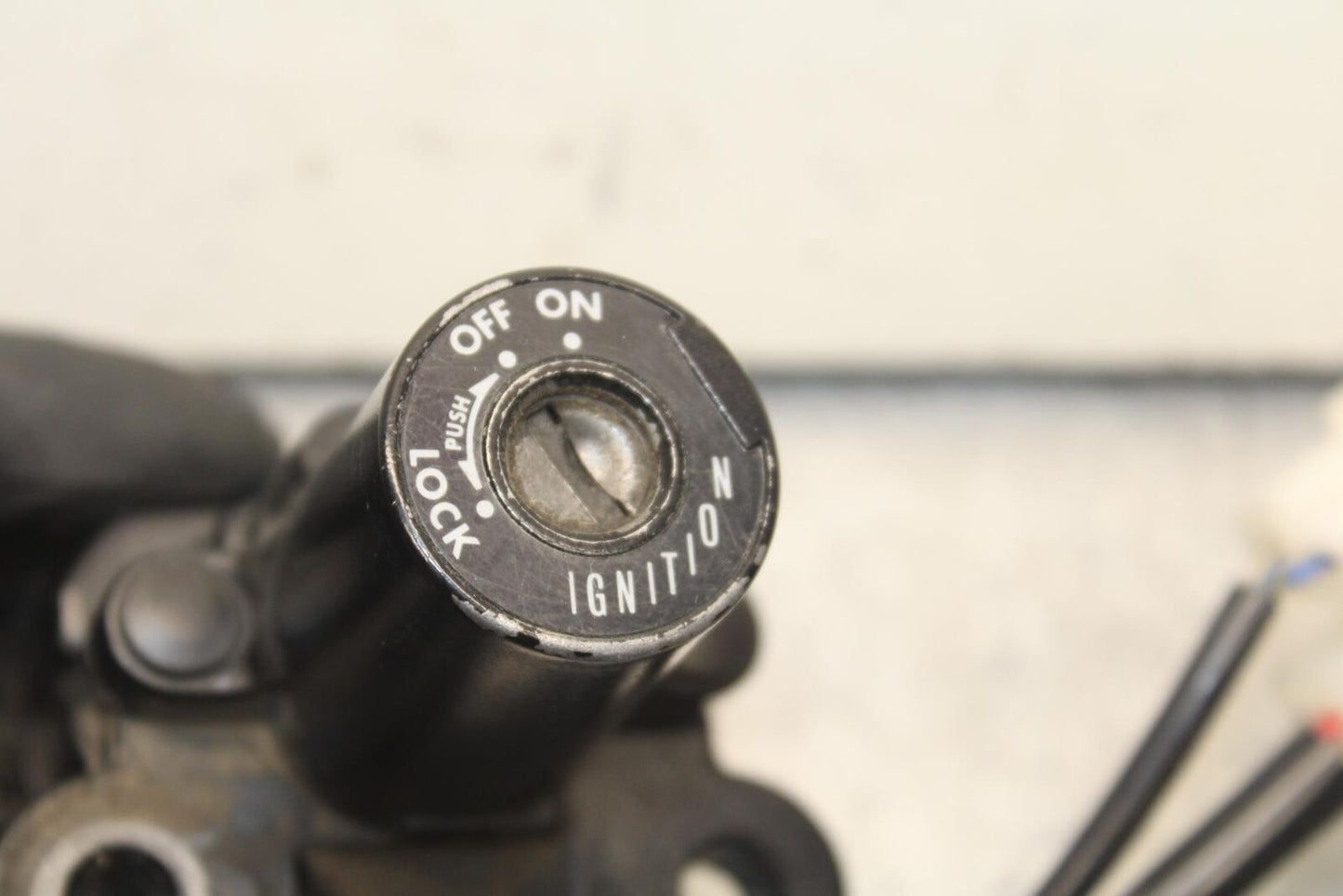2007 Yamaha VStar XVS1300A IGNITION LOCK KEY SET W/ GAS CAP AND SEAT LOCK BB78
