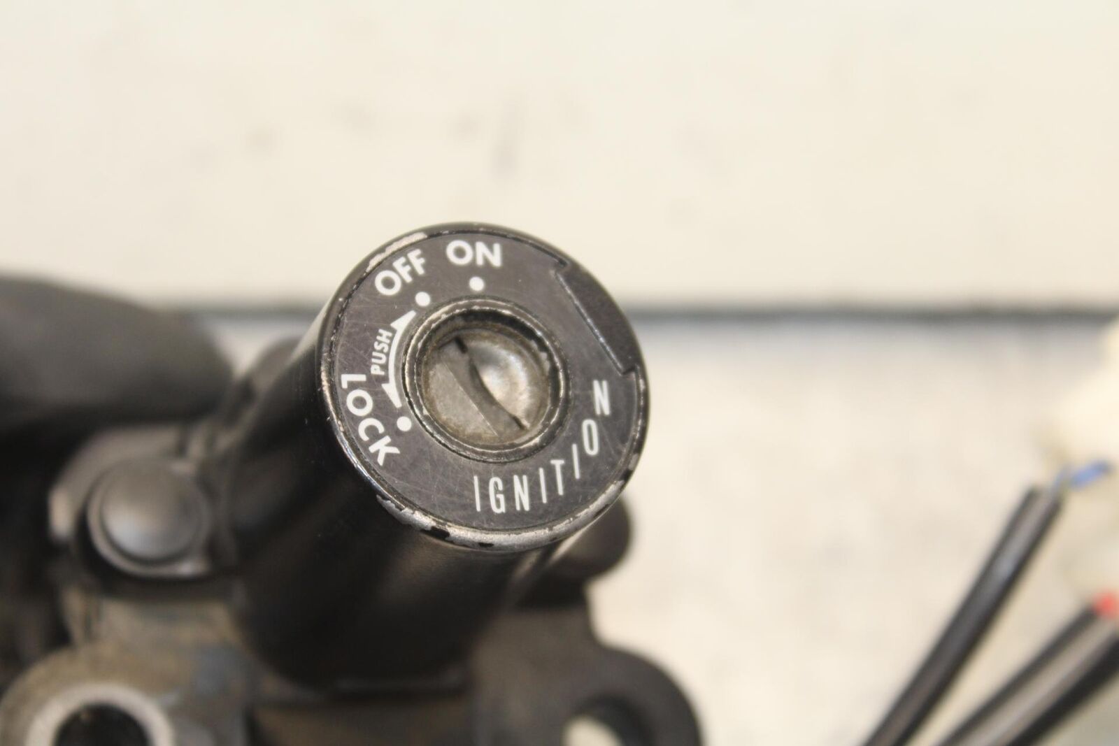 2007 Yamaha VStar XVS1300A IGNITION LOCK KEY SET W/ GAS CAP AND SEAT LOCK BB78