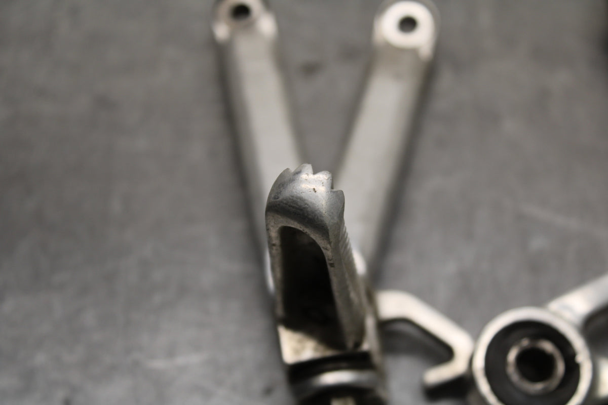 08-16 YAMAHA YZF R6 REAR BACK PASSENGER PEG SET PAIR BB131