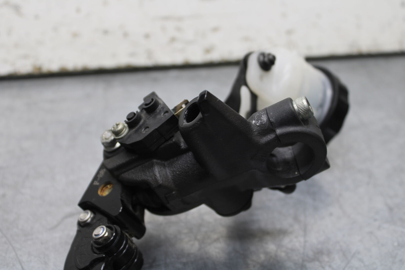 13-17 KAWASAKI NINJA ZX6R ZX636E FRONT BRAKE MASTER CYLINDER w/ LEVER BB735