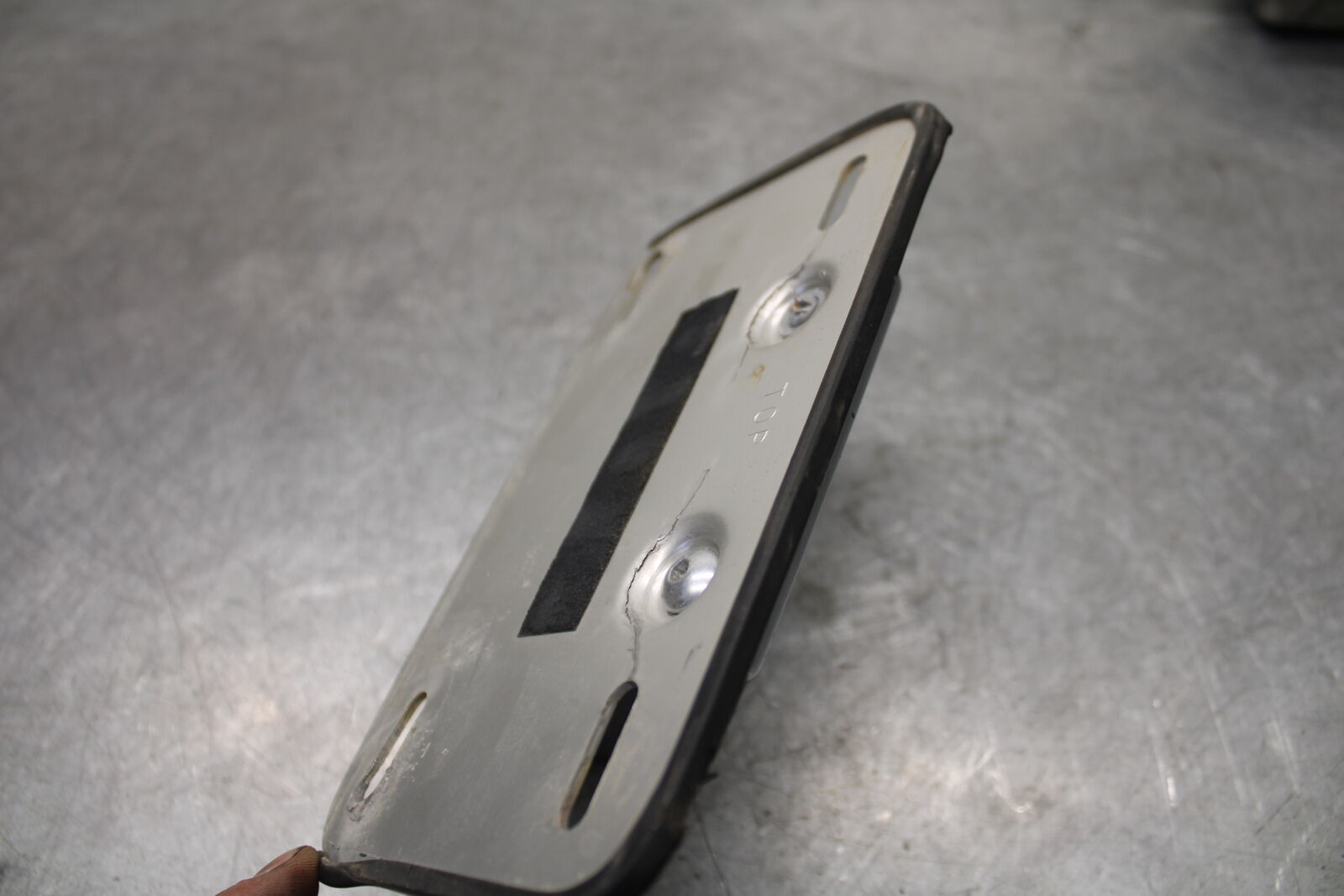 05-09 SUZUKI BOULEVARD C90 LICENSE PLATE LIGHT BB692