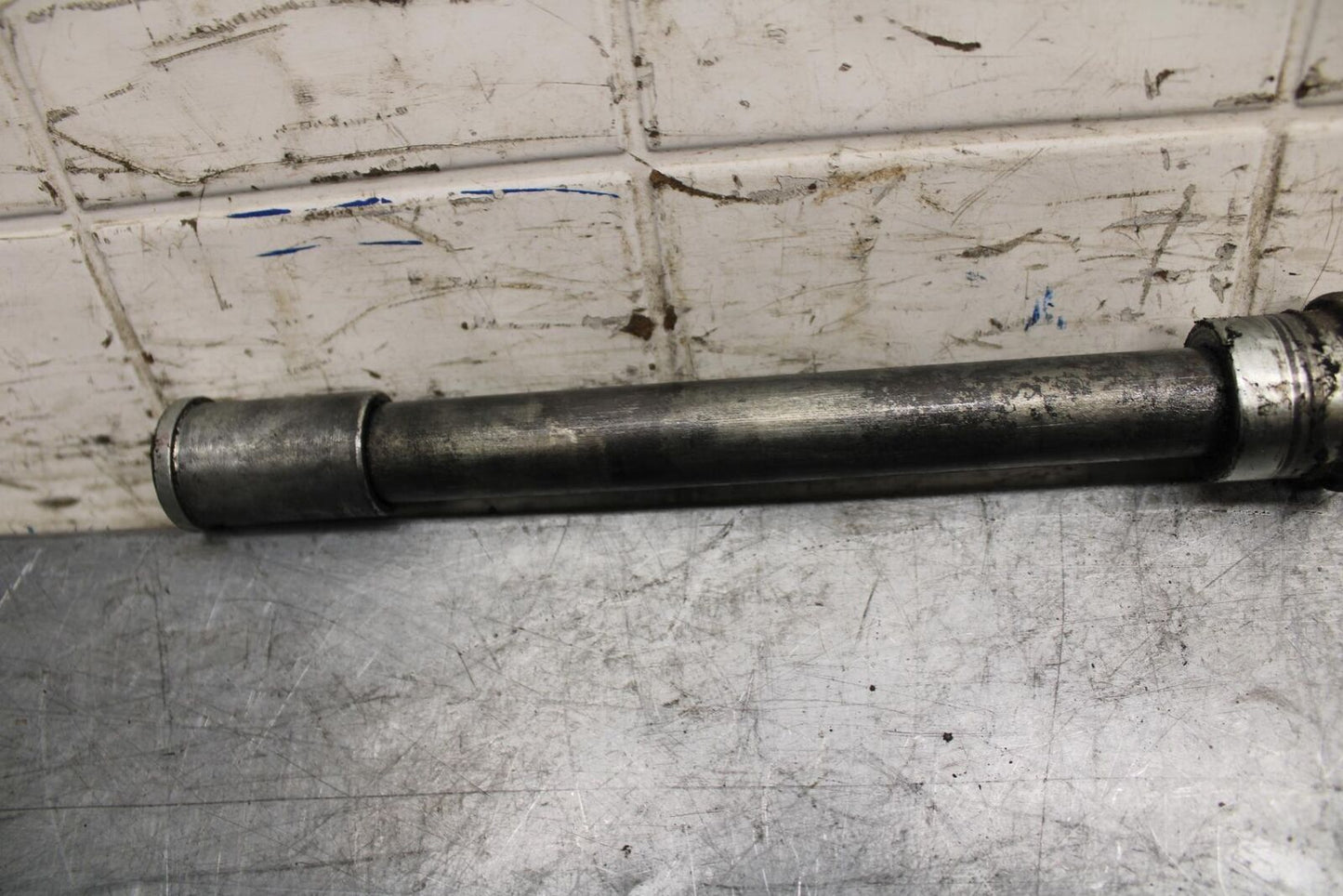 2001 Kawasaki Ninja ZX6 ZX600E FRONT WHEEL RIM AXLE PIVOT BOLT BB547