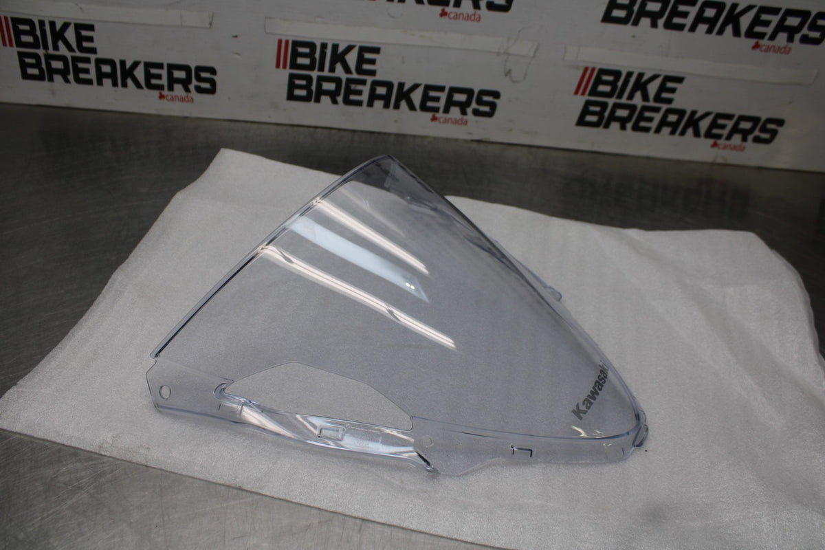 24-25 KAWASAKI NINJA ZX6R WINDSHIELD WINDSCREEN BB726