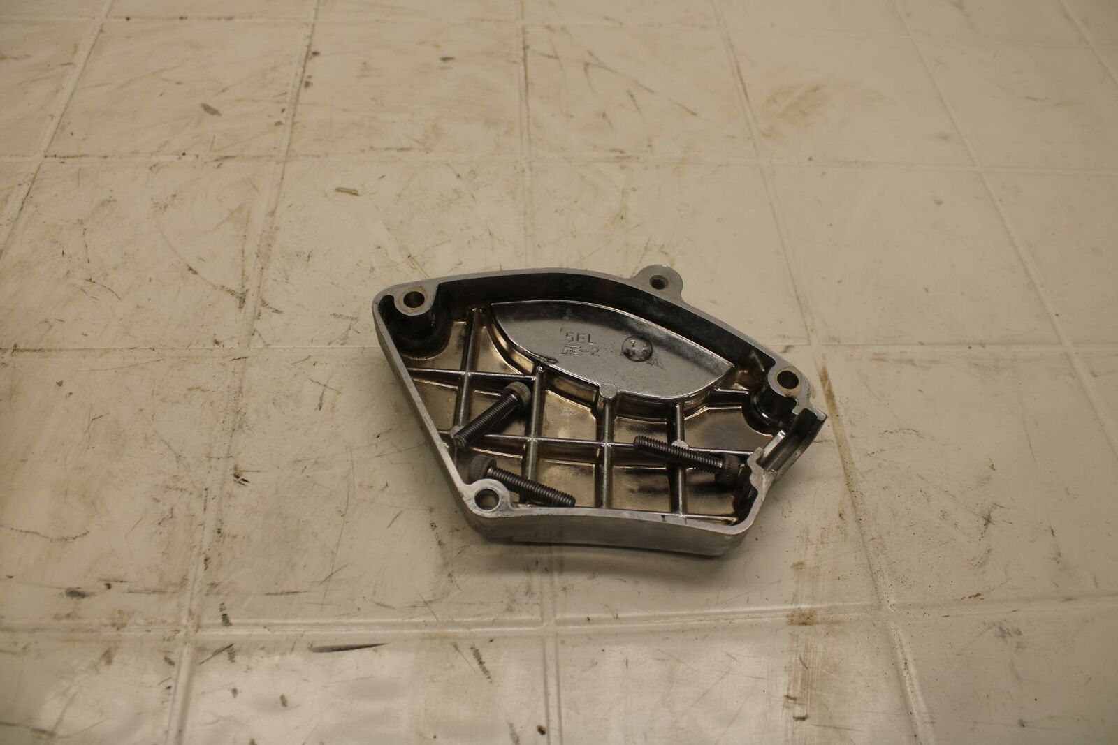 07-08 YAMAHA V STAR 1100 ENGINE SPROCKET COVER BB404