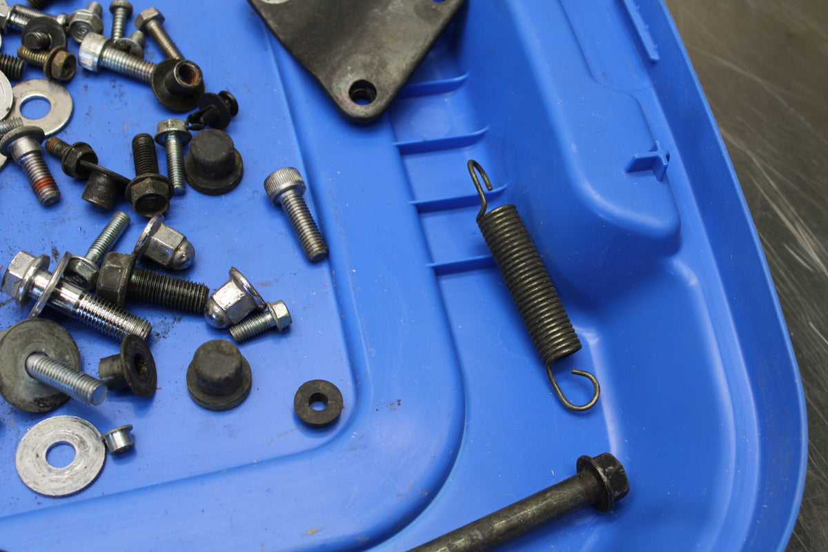 03-05 HONDA SHADOW CLASSIC 750 MOUNTING BOLTS HARDWARE MOTOR SCREWS BB139