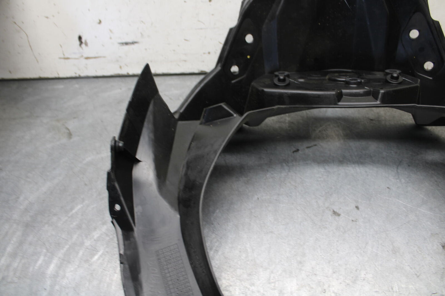 18-23 KAWASAKI NINJA 400 FRONT CENTER COWL FAIRING BB660