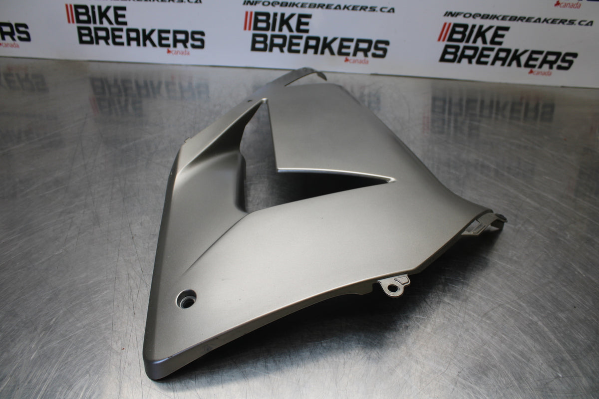 04-05 KAWASAKI NINJA ZX10R RIGHT MID UPPER SIDE FAIRING COWL PLASTIC BB163