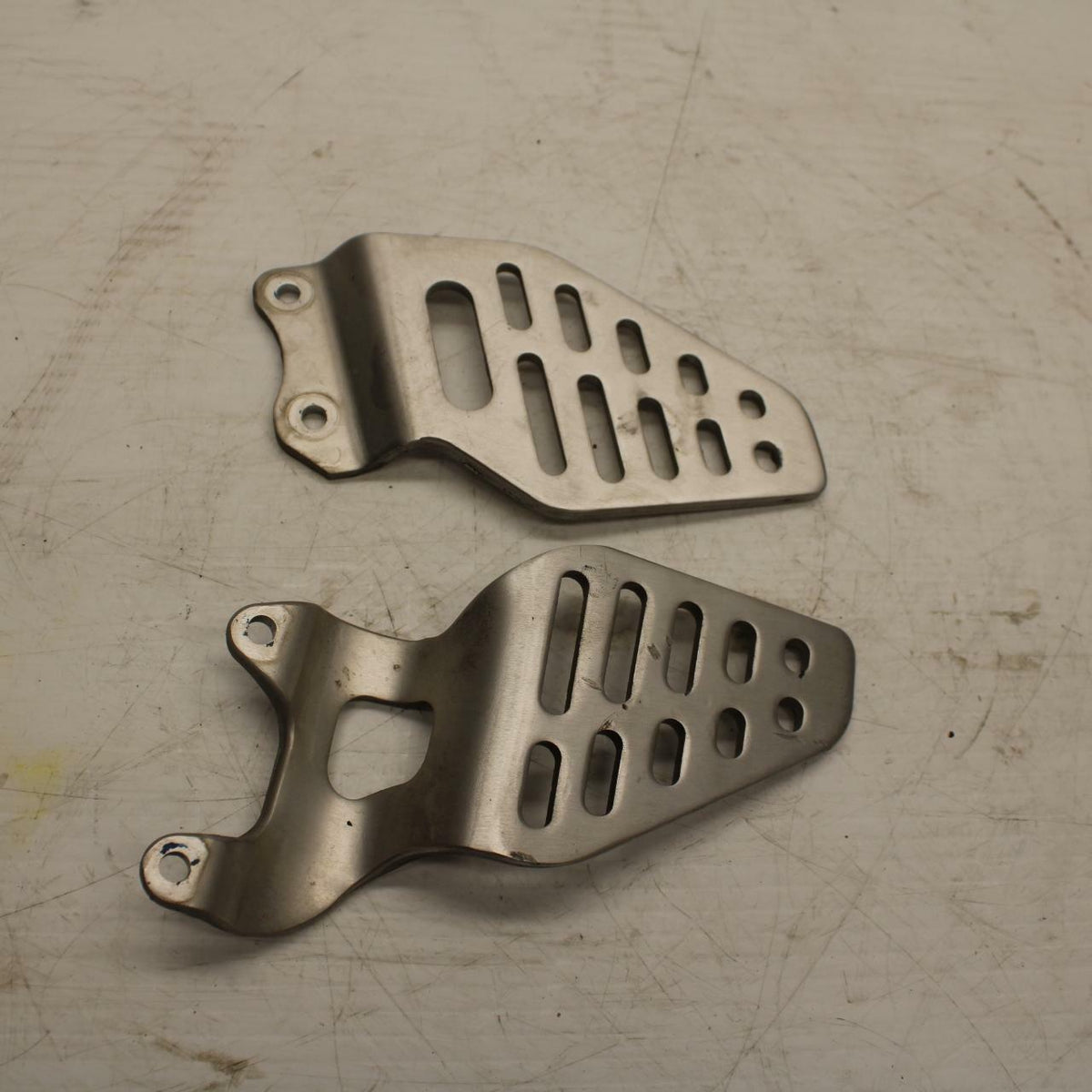 07 YAMAHA YZF R6 2c0  REARSET REAR SET HEEL GUARD COVER  BB284