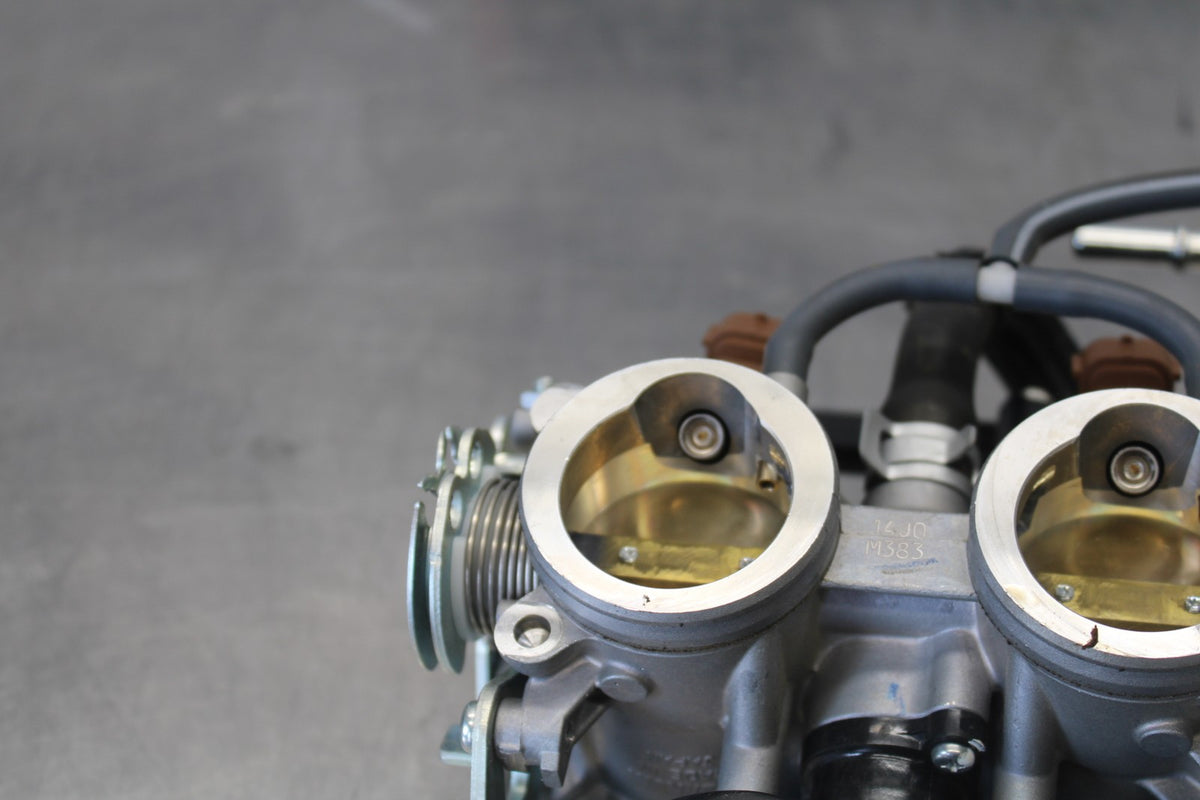 15-26 SUZUKI GSXR600 MAIN FUEL INJECTORS / THROTTLE BODIES BB888