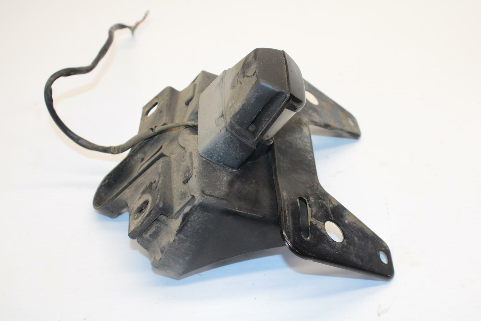 83-86 HONDA V65 MAGNA LICENSE PLATE LIGHT BRACKET BB236