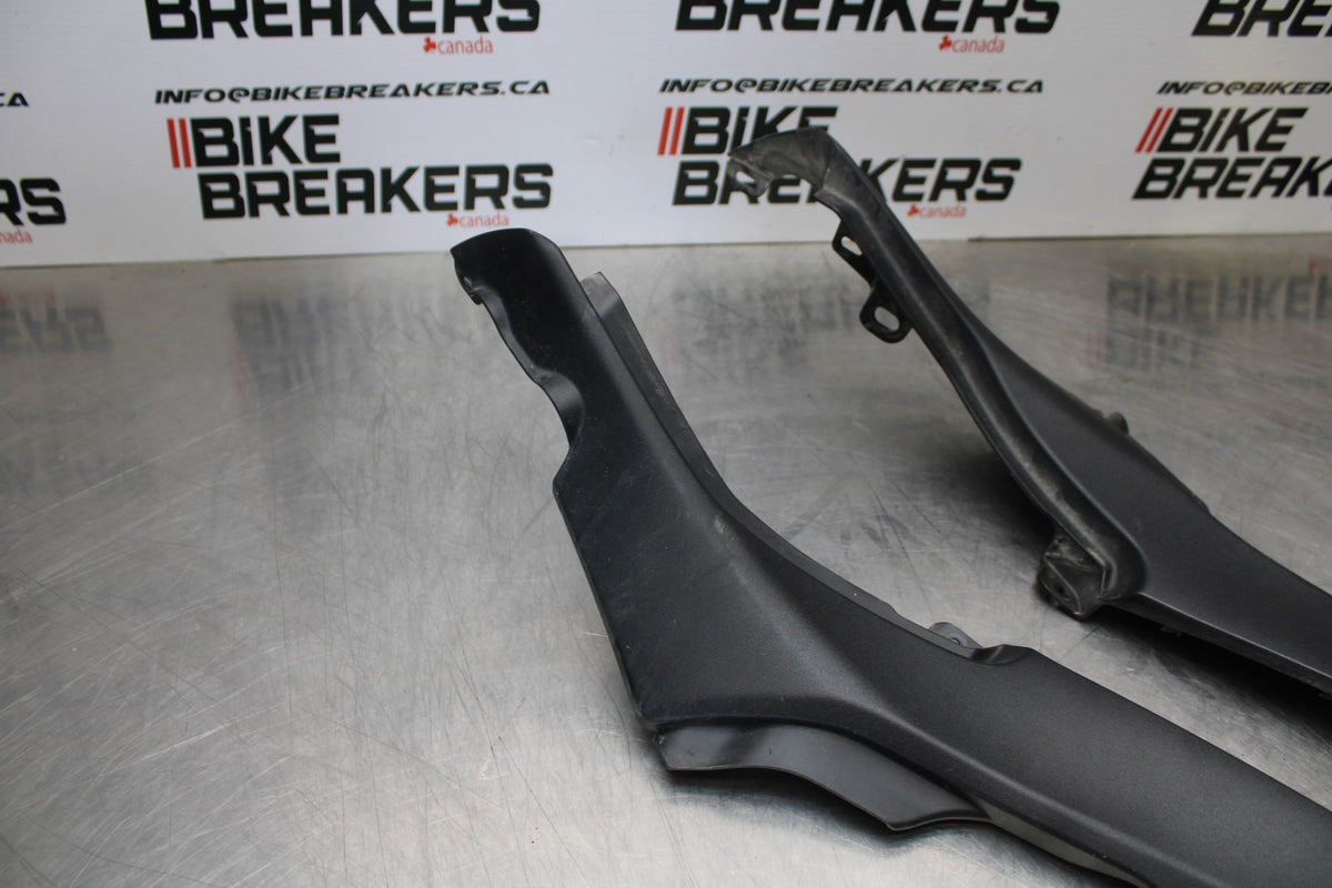 22-25 YAMAHA YZF R7 RIGHT LEFT FRONT SIDE SEAT PANELS TRIMS COWLS FAIRINGS BB182