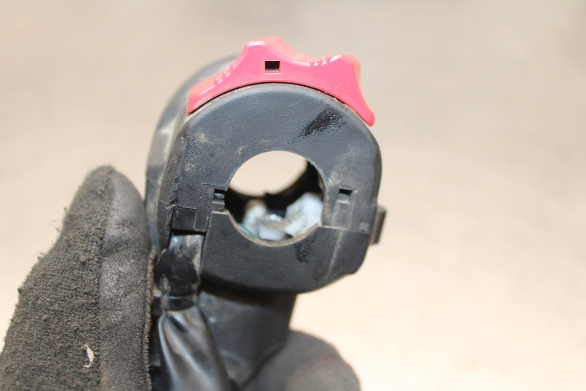 19-24 YAMAHA R3 RIGHT CLIP ON HANDLE KILL OFF START SWITCH SWITCHES BB942