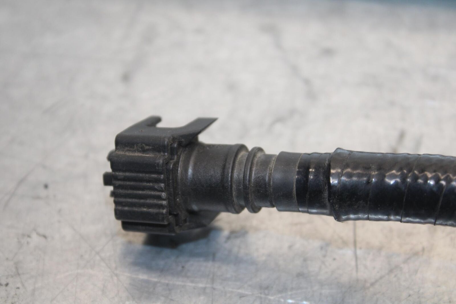 2014 Yamaha FZ09 FUEL HOSE GAS LINE TUBE PIPE BB81