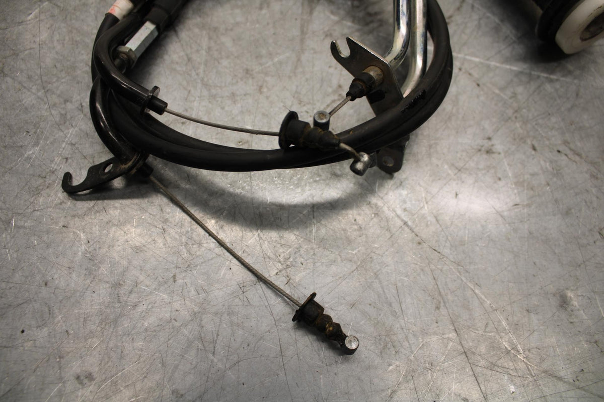 2015 Yamaha YZF R3 THROTTLE CABLES LINES TUBE 1WD-F6301-00-00 BB526