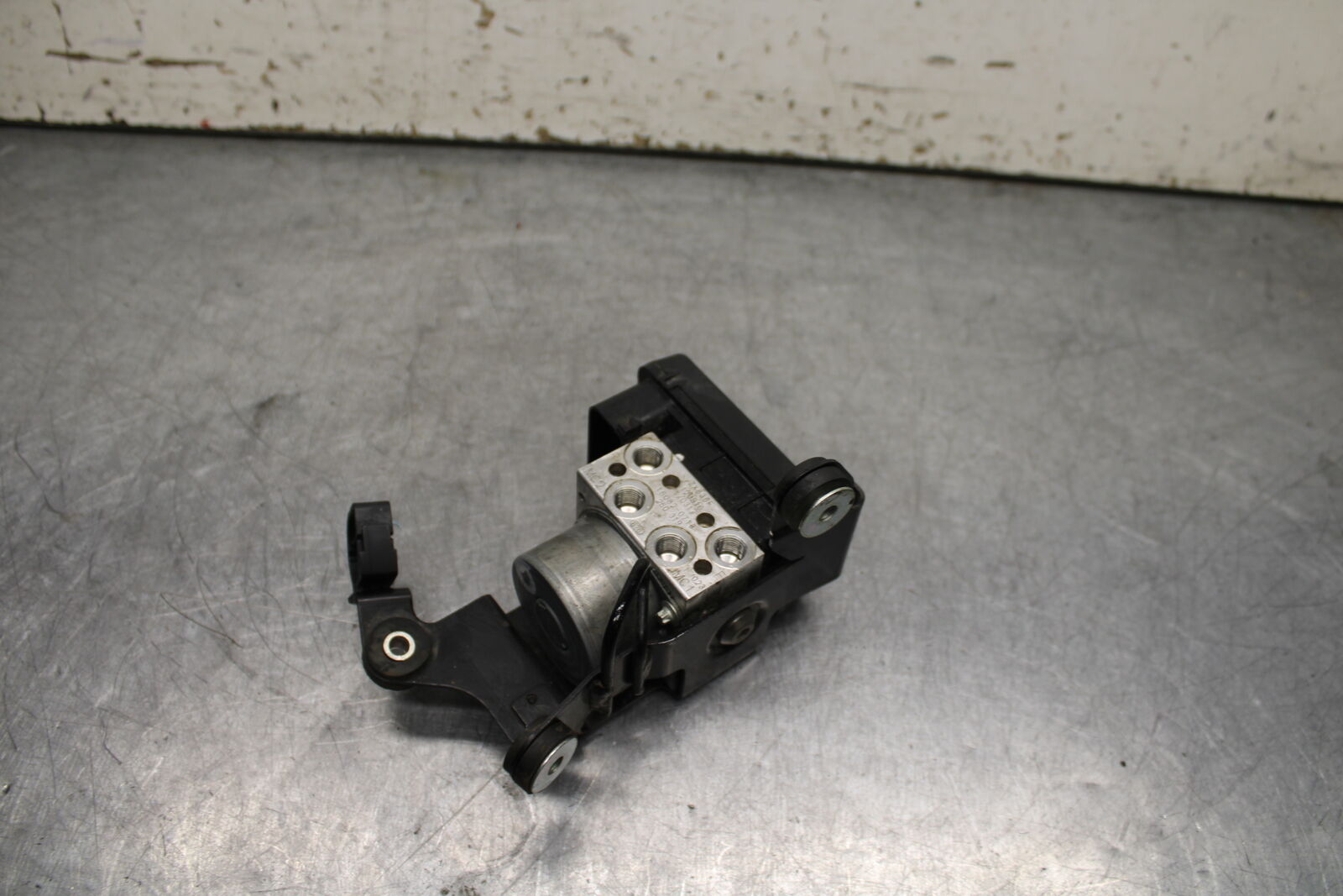 13-17 KAWASAKI NINJA ZX6R ZX636E ABS PUMP UNIT MODULE BB735