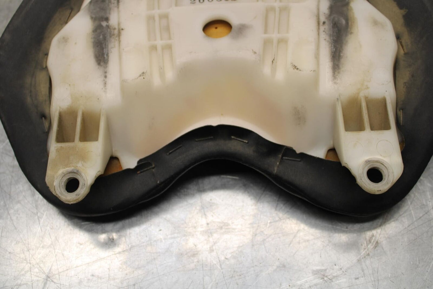 2007 Yamaha YZF R1 FRONT DRIVERS SEAT PAD SADDLE PILLION 4C8-24710-00-00 BB483