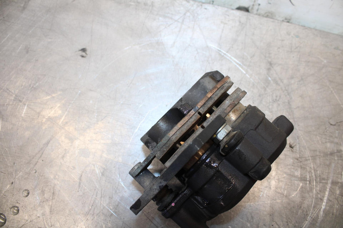 18 KAWASAKI Z 400  FRONT BRAKE CALIPER BB469