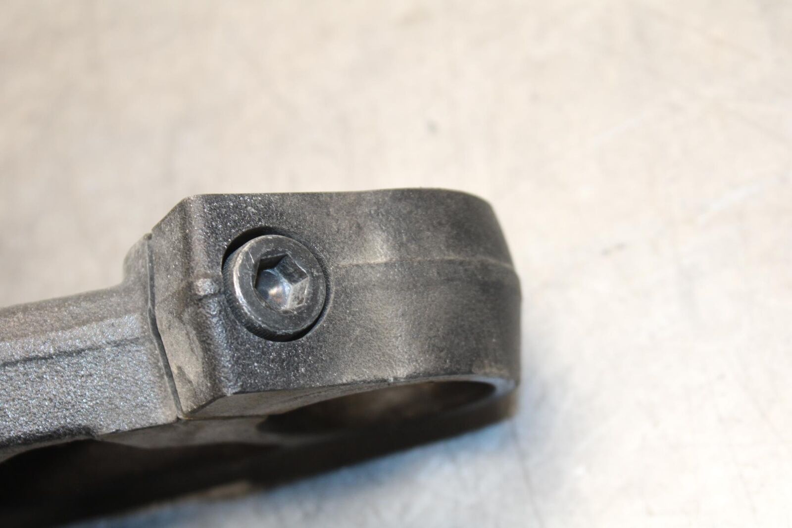 2013 Suzuki Boulevard C50T FRONT CLAMP LOWER TRIPLE TREE STEM 51410-48G00 BB625
